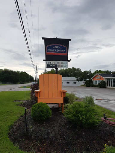 Others 5, Howard Johnson by Wyndham Lindsay, Kawartha Lakes