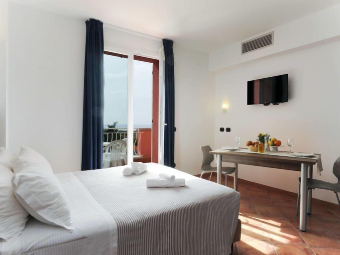Room 2, Loano Apartments - by Mamberto S.r.l., Savona