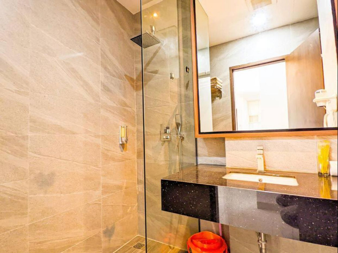 Bathroom 5, Lovina 5-05 at HarbourBay Residence, Batam