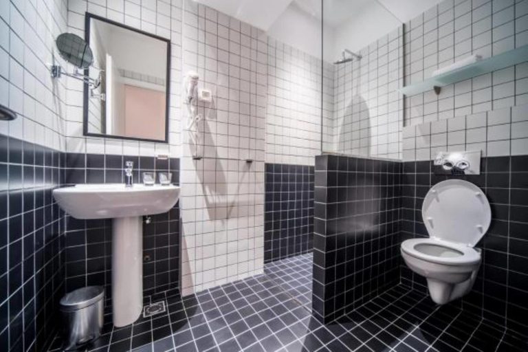 Bathroom 4, Hotel Marienplatz