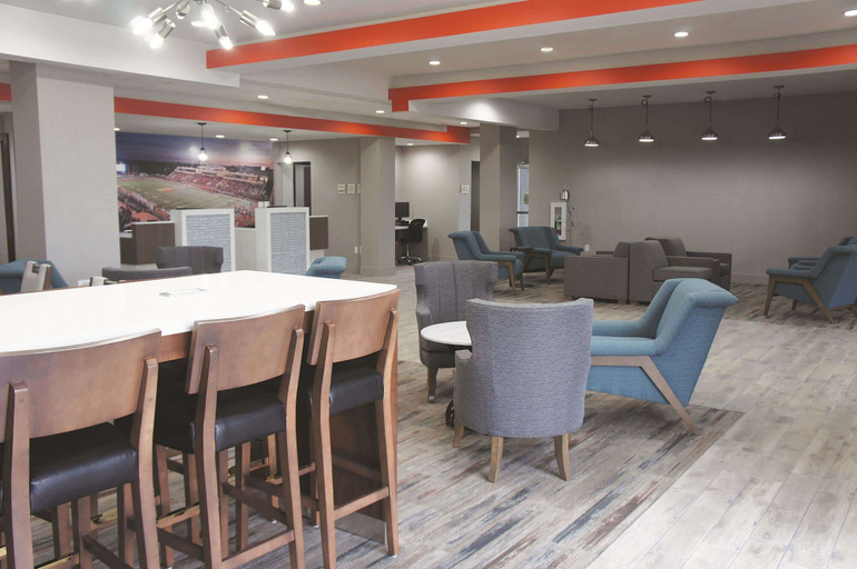 Food & Drinks 5, La Quinta Inn & Suites by Wyndham Pittsburg, Crawford