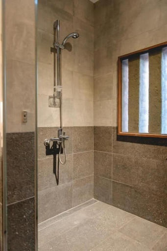 Bathroom 3, Dark Street House B&B, Yulin