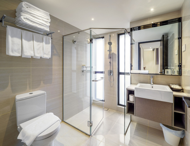 Bathroom 4, Macallum Central Hotel Managed By The Ascott Limited, Pulau Penang