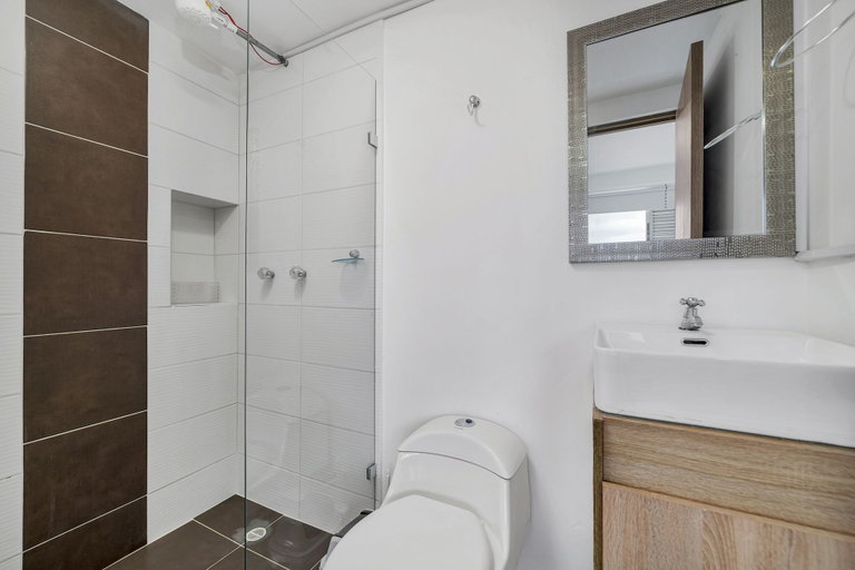 Bathroom 3, Apartamentos Oslo Tesoro by HOUSY HOST, Medellín