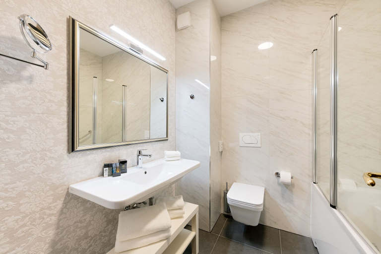 Bathroom 5, Hotel Cvita, Split