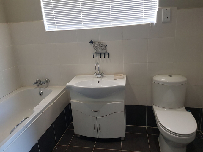 Bathroom 3, Pachigomo Guest House, Goromonzi