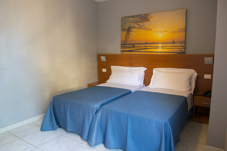 Bedroom 3, Hotel Dei Pini, Agrigento