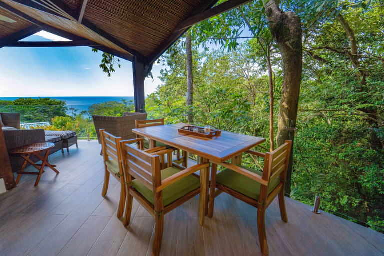 Food & Drinks, Tulemar Bungalows & Villas, Aguirre