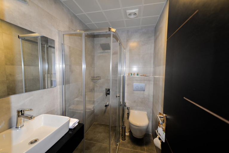 Bathroom 3, Zeytindali Hotel, Merkez