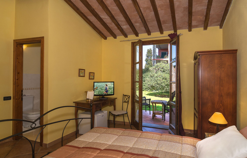 Bedroom 3, Pisa Holidays, Pisa