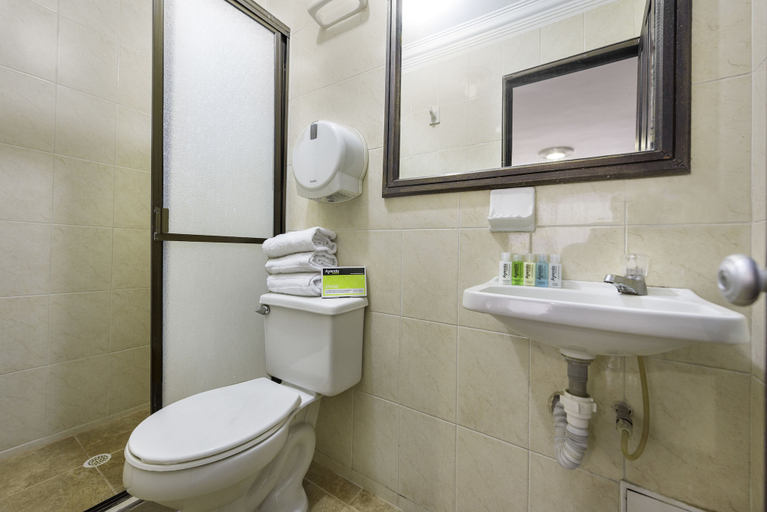 Bathroom 4, Ayenda 1120 Comercial, Pereira