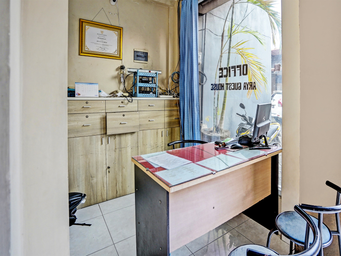 Public Area 3, OYO Life 92190 Arya Guest House, Tulungagung