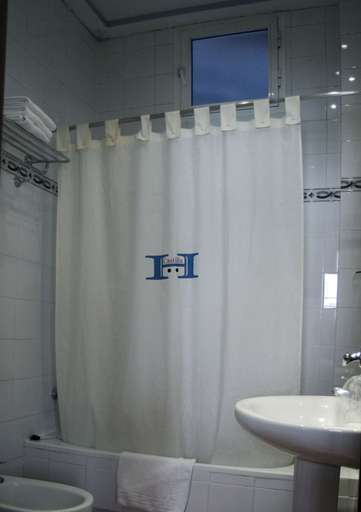 Bathroom 3, Hotel Castilla, Málaga