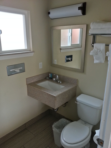 Bathroom 4, Avenue Inn Downtown San Luis Obispo, San Luis Obispo