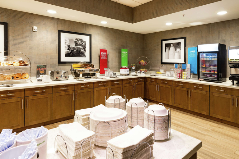 Food & Drinks 5, Hampton Inn & Suites Columbia Killian Road, Richland