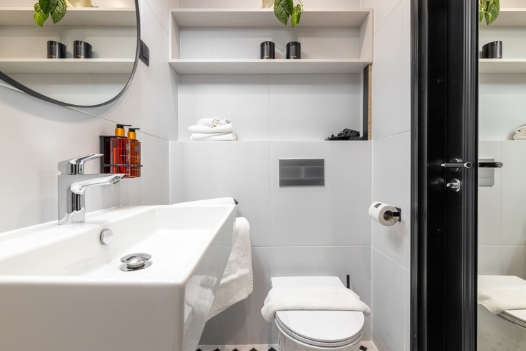 Bathroom 4, Bob W Tallinn City Centre - Avangard, Tallinn