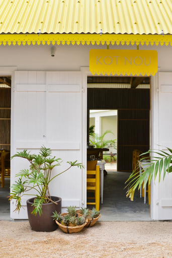 Exterior & Views 2, The Ravenala Attitude