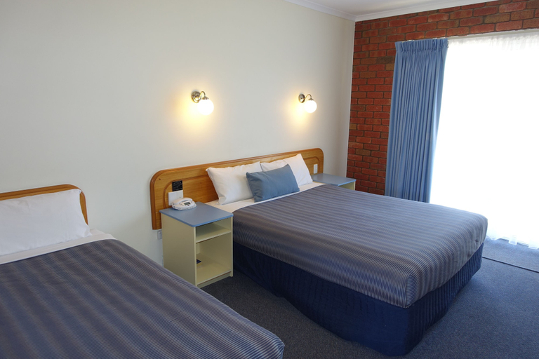 Bedroom 3, Torquay Tropicana Motel, Surf Coast - East
