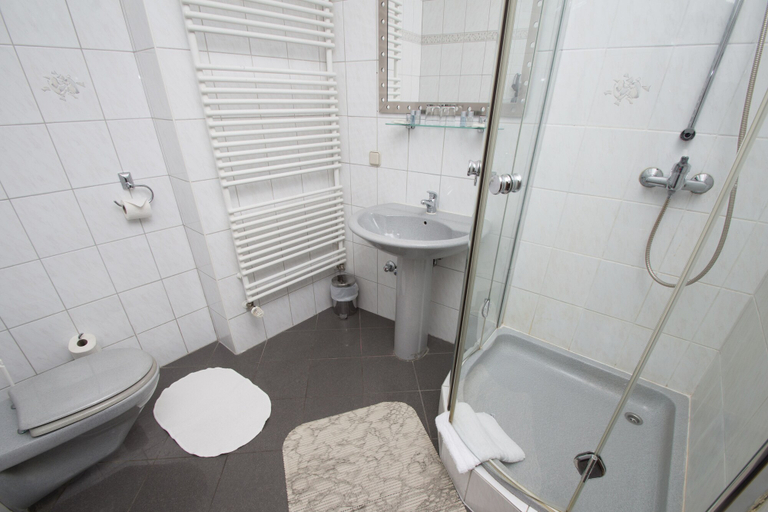 Bathroom 5, Hotel Loehr, Baden-Baden