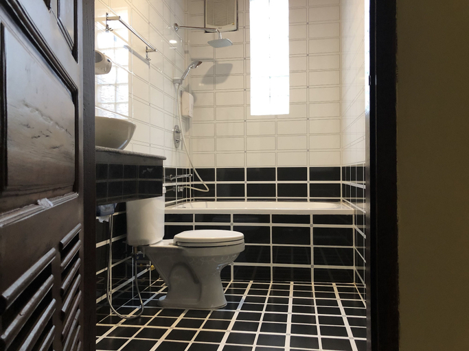 Bathroom 4, Villa Mahasok Hotel, Luang Prabang