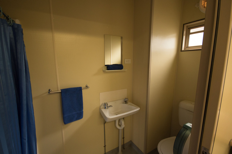 Bedroom 3, AAOK Jandowae Accommodation Park, Wambo