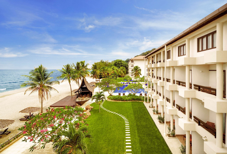Exterior & Views 16
