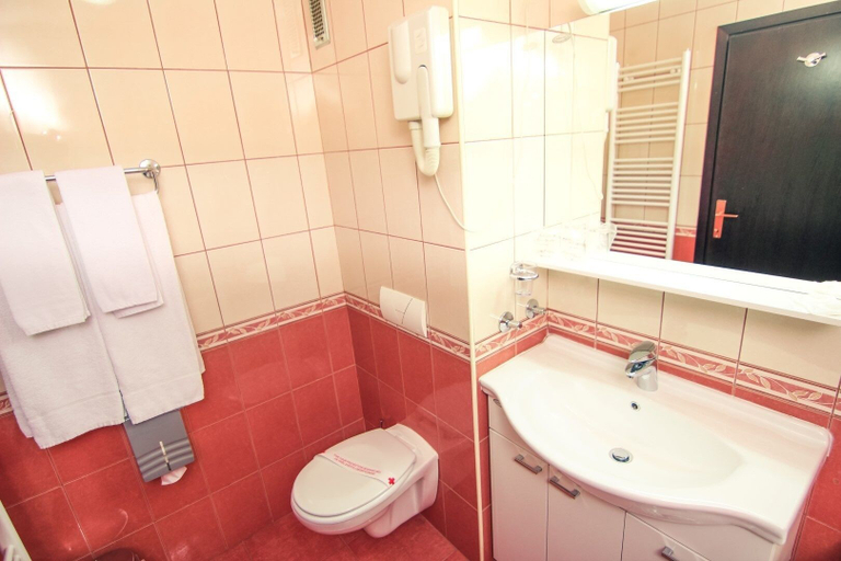 Bathroom 4, Hotel Grand, Sarajevo