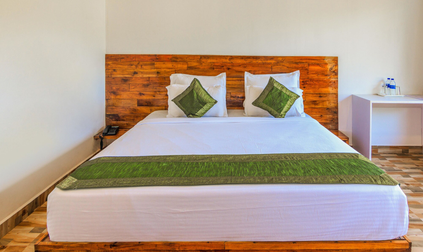 Bedroom 2, Treebo Lands End Beach Resort - 100m from Beach, North Goa