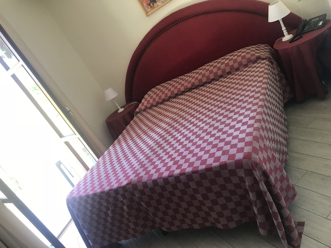 Bedroom 2, Hotel Porto Azzurro, Messina