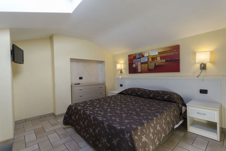 Bedroom 2, Borgo Castel Savelli, Rome