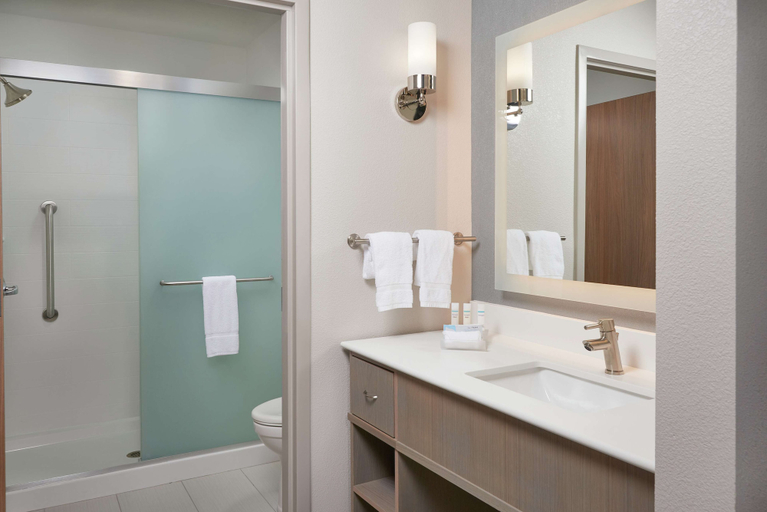Bathroom 4, Homewood Suites by Hilton Cincinnati-Midtown, OH, Cincinnati