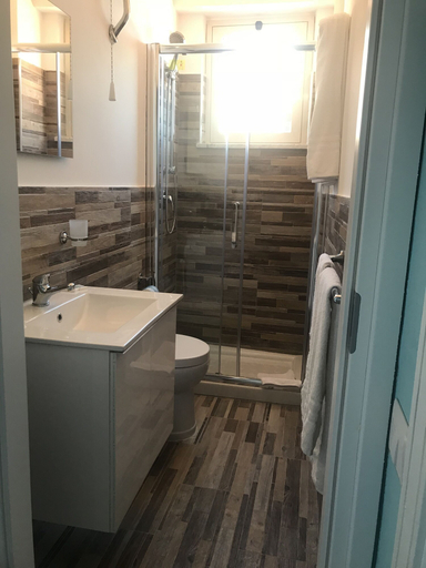 Bathroom 3, Hotel Porto Azzurro, Messina