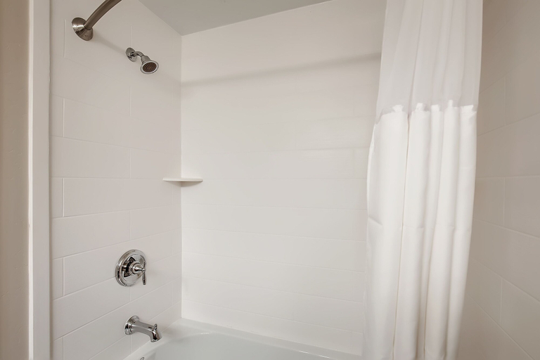 Bathroom 5, Third Street Inn, Valley