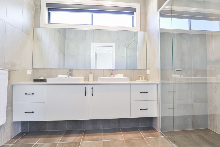 Bathroom 4, Indulge Luxury Homes - Dockside Marina, Mildura - Pt A