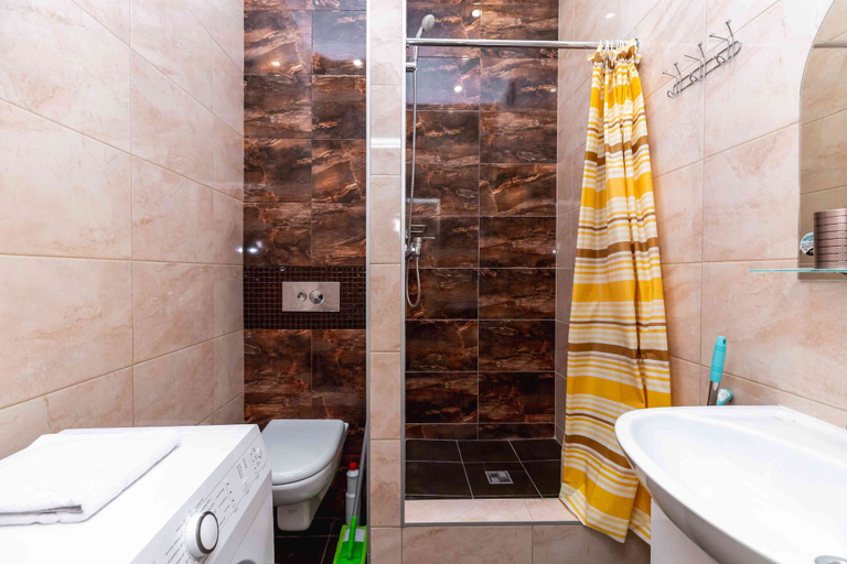 Bathroom 4, More Apartments na Kuvshinok 8 11, Sochi gorsovet