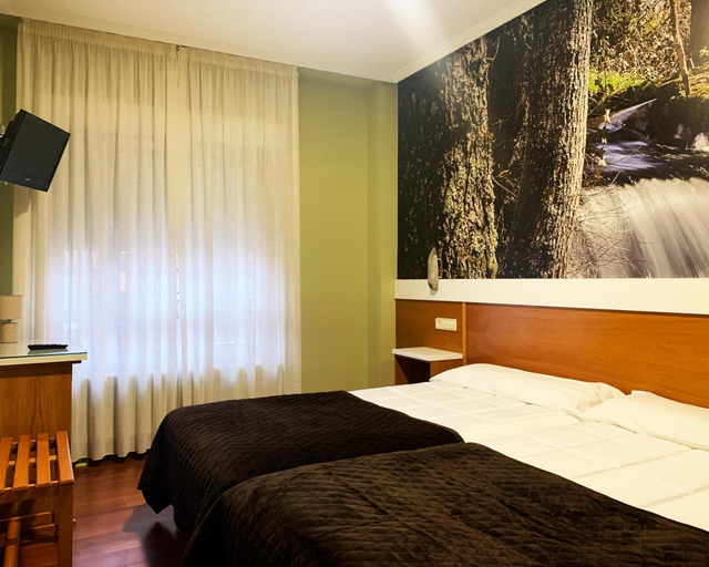 Bedroom 4, Hotel Bello, A Coruña