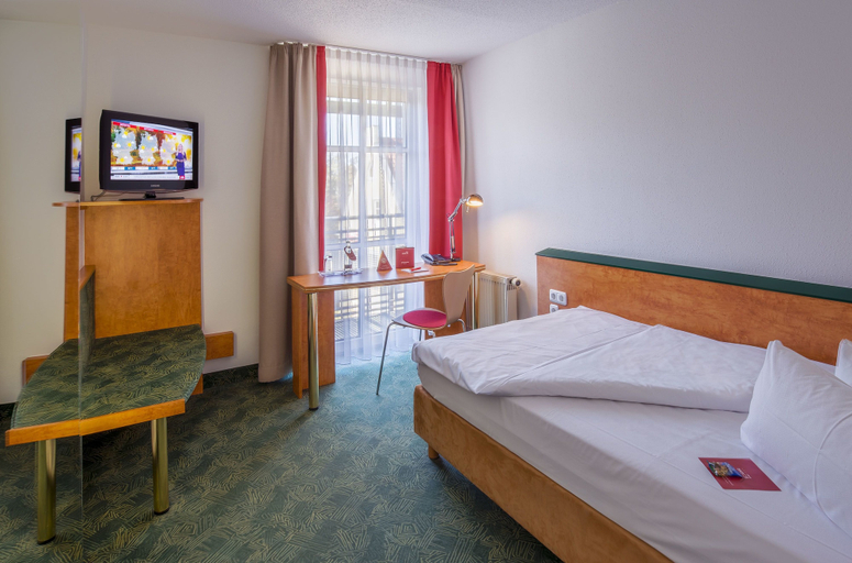 Bedroom 3, Coffee Fellows Hotel Puchheim, Fürstenfeldbruck