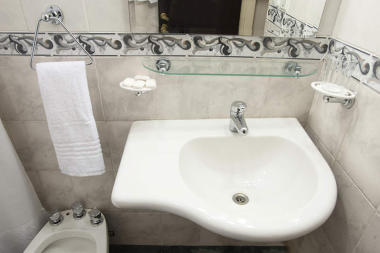 Bathroom 4, Gran Hotel San Luis, La Capital