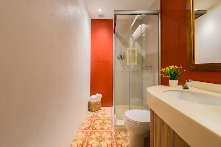 Bathroom 3, CASA SAUTO Cozy Luxury Suite in Historic Building, Mexico City