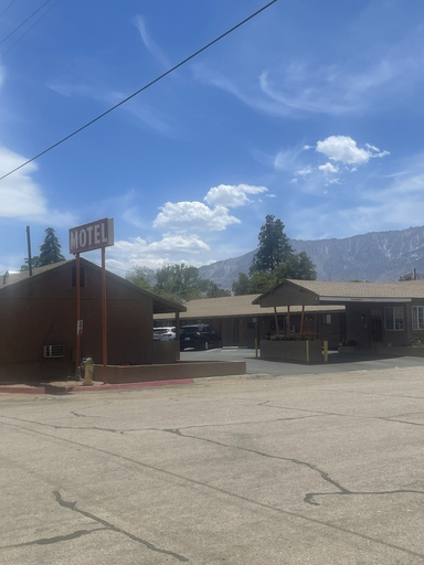 Exterior & Views 2, Lone Pine Budget Inn, Inyo