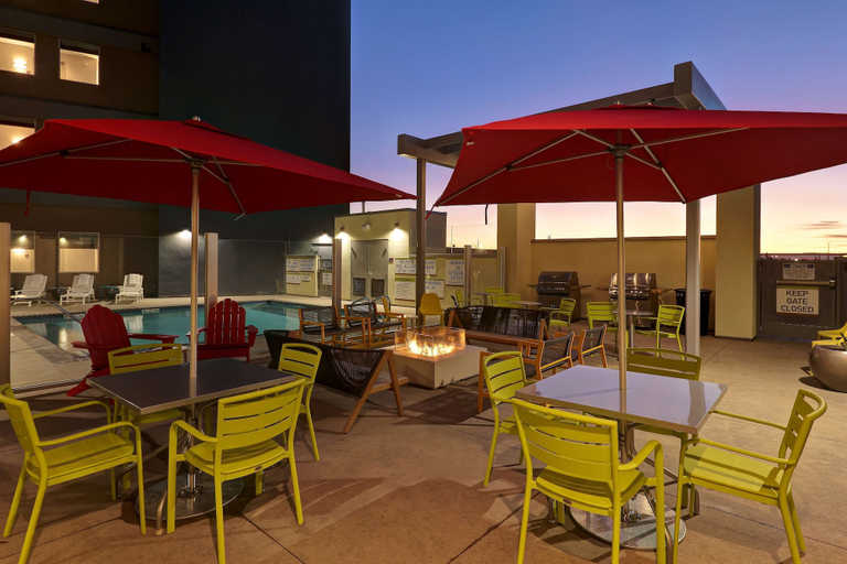 Food & Drinks 5, Home2 Suites by Hilton Turlock, CA, Stanislaus
