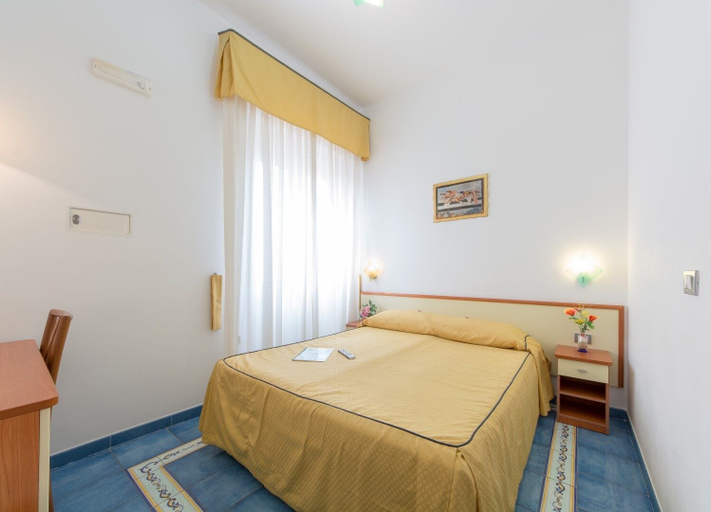 Bedroom 3, Meublè Casa Mannini, Salerno
