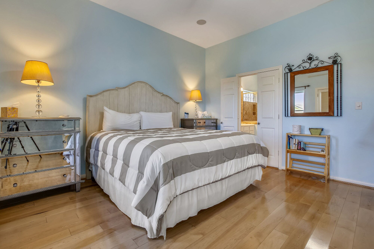 Bedroom 5, Harpoon Haven, Galveston
