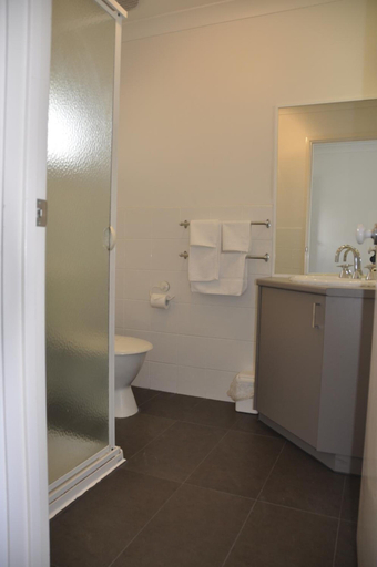 Bathroom 3, A Great Ocean View Motel, Colac-Otway - South