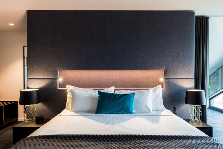 Bedroom 3, Eatons Hill Hotel, Strathpine-Brendale