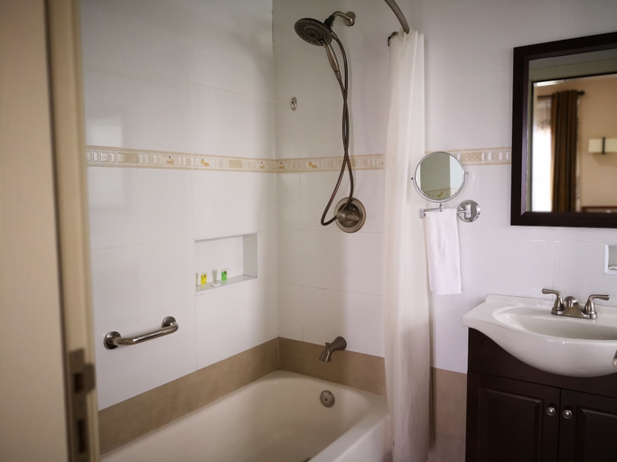 Bathroom 4, Frederick's Lodge, Kumasi