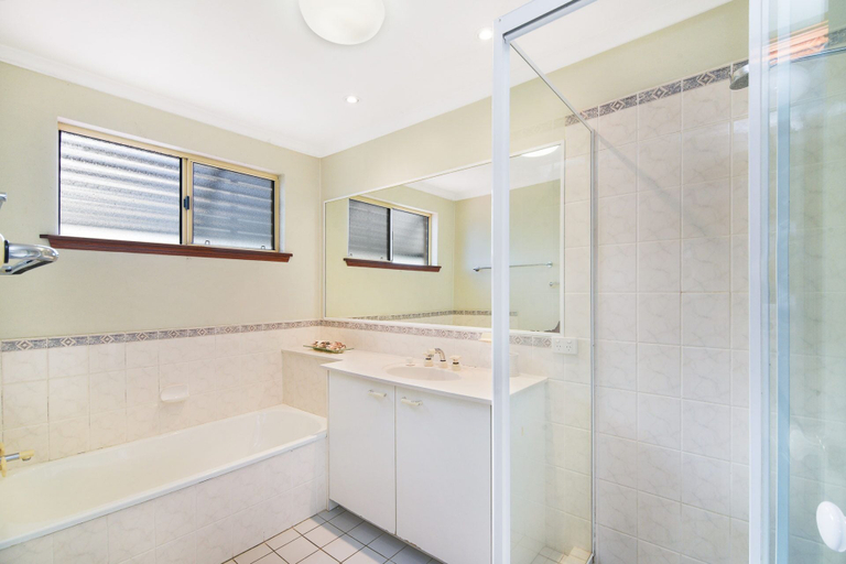 Bathroom, Vaai Moana - 5/10 Oriole Avenue, Maroochy - Coastal North