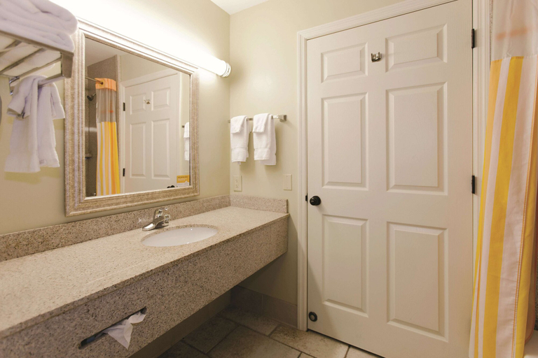 Bathroom 5, La Quinta by Wyndham PCB Coastal Palms, Bay