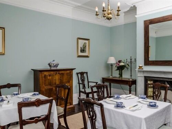 Food & Drinks, The Lions, Nottinghamshire