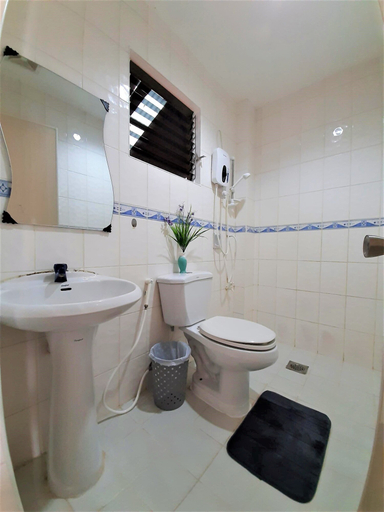 Bathroom 5, Conrada's Place Hotel and Resort, Panglao